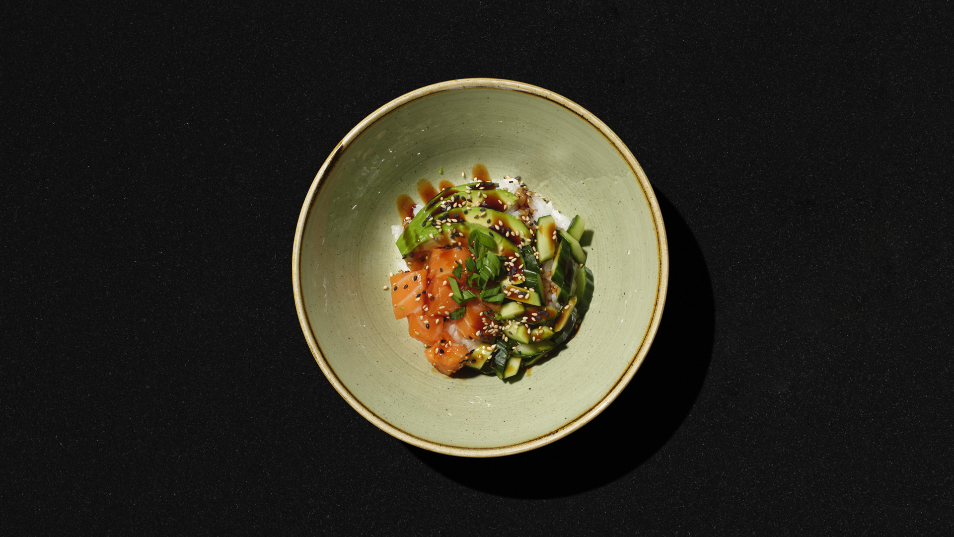 Lasten bowl Hanko Aasian lasten bowl jonka täytteeksi voi valita lohta, kanaa tai tofua