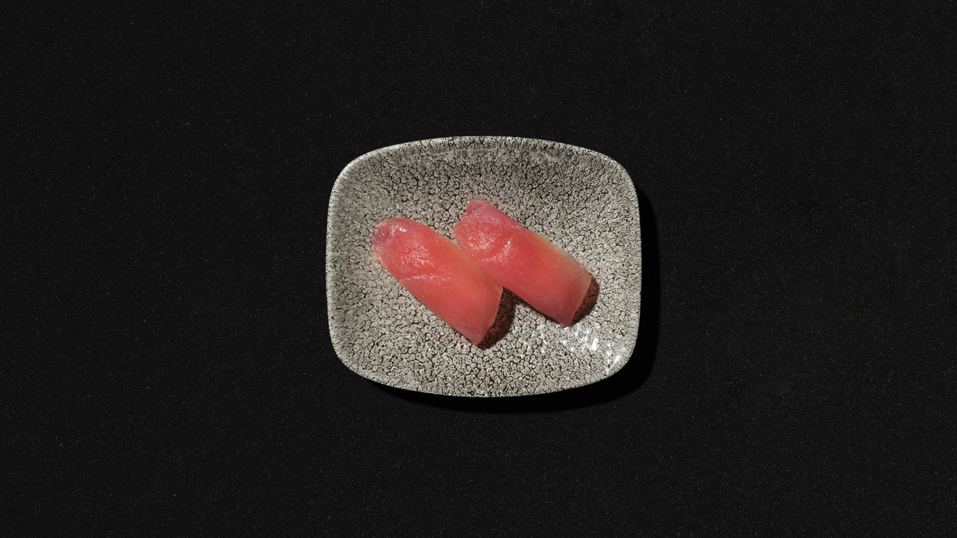Tonnikala nigiri Hanko Aasian tonnikala nigiripari tarjoiltuna